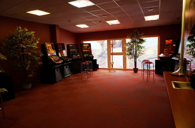 Lošimo automatų salonas - Vilniaus g. 103-2, Raseiniai
