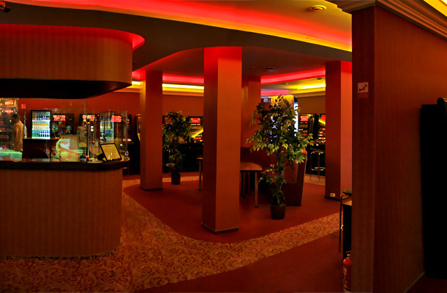 Lošimo automatų salonas - Tiltų g. 16, Klaipėda (PC "Kiras")